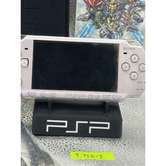 psp 2000 w/charger, case, game & new battery - Picture 9 of 9